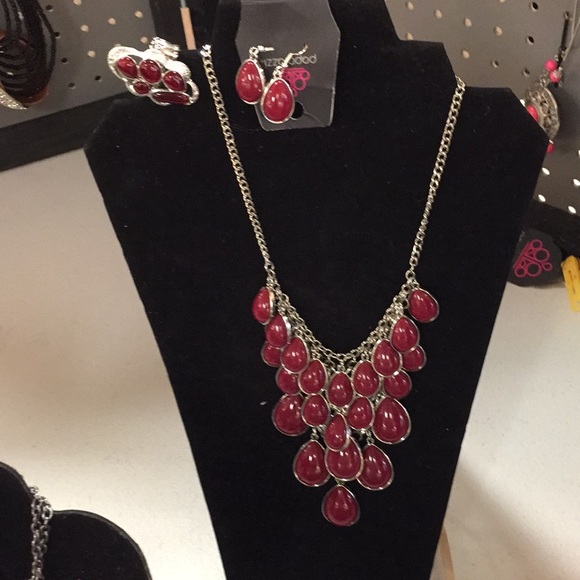 Jewelry Set - Picture 1 of 1